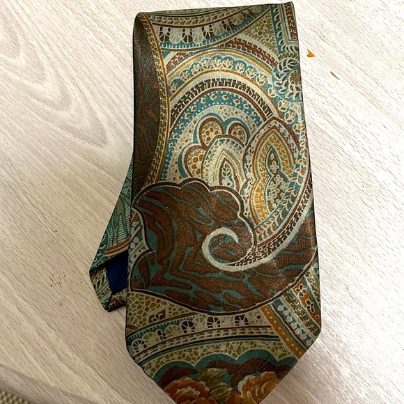 Variety Pack 5 ties.‎ Fun, funky, and festive! F21. - Picture 3 of 5
